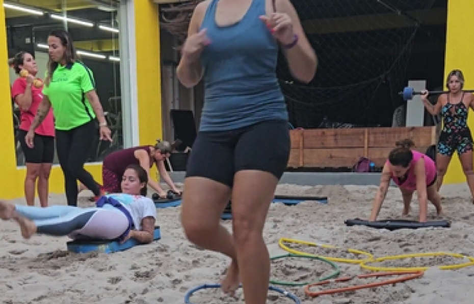 Badminton e Funcional na Areia na Marques Gym